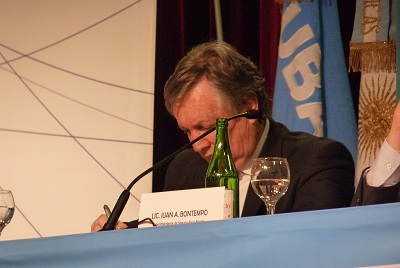 Vicedecano de Fce Luis Perez van Morlegan
