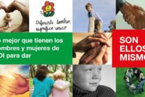 Colaboradores HDI junto a los niños